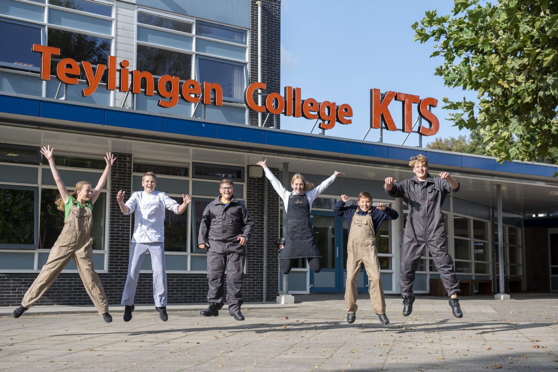 Geslaagden bij Teylingen College KTS - Bollenstreek Omroep