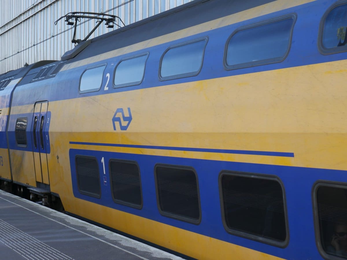 Geen treinen van en naar Haarlem door stroomstoring, hinder richting Bollenstreek