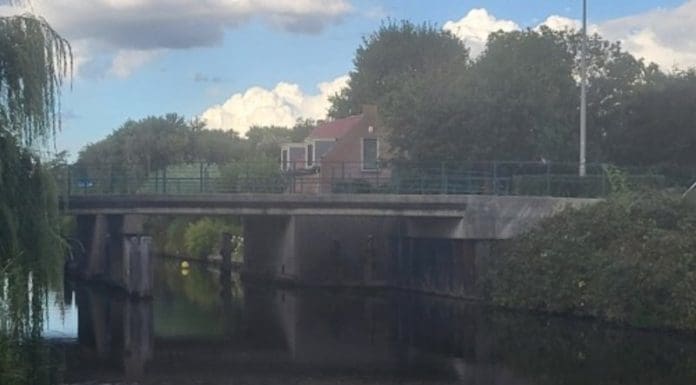 Halfwegsebrug bij spoor Lisse vijf dagen dicht in oktober voor werkzaamheden