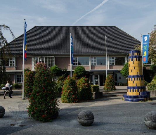 Raadsakkoord Lisse: iedereen zicht op drie bomen, afschaffen hondenbelasting en bouwen op bollengrond als onderzoeksvraag