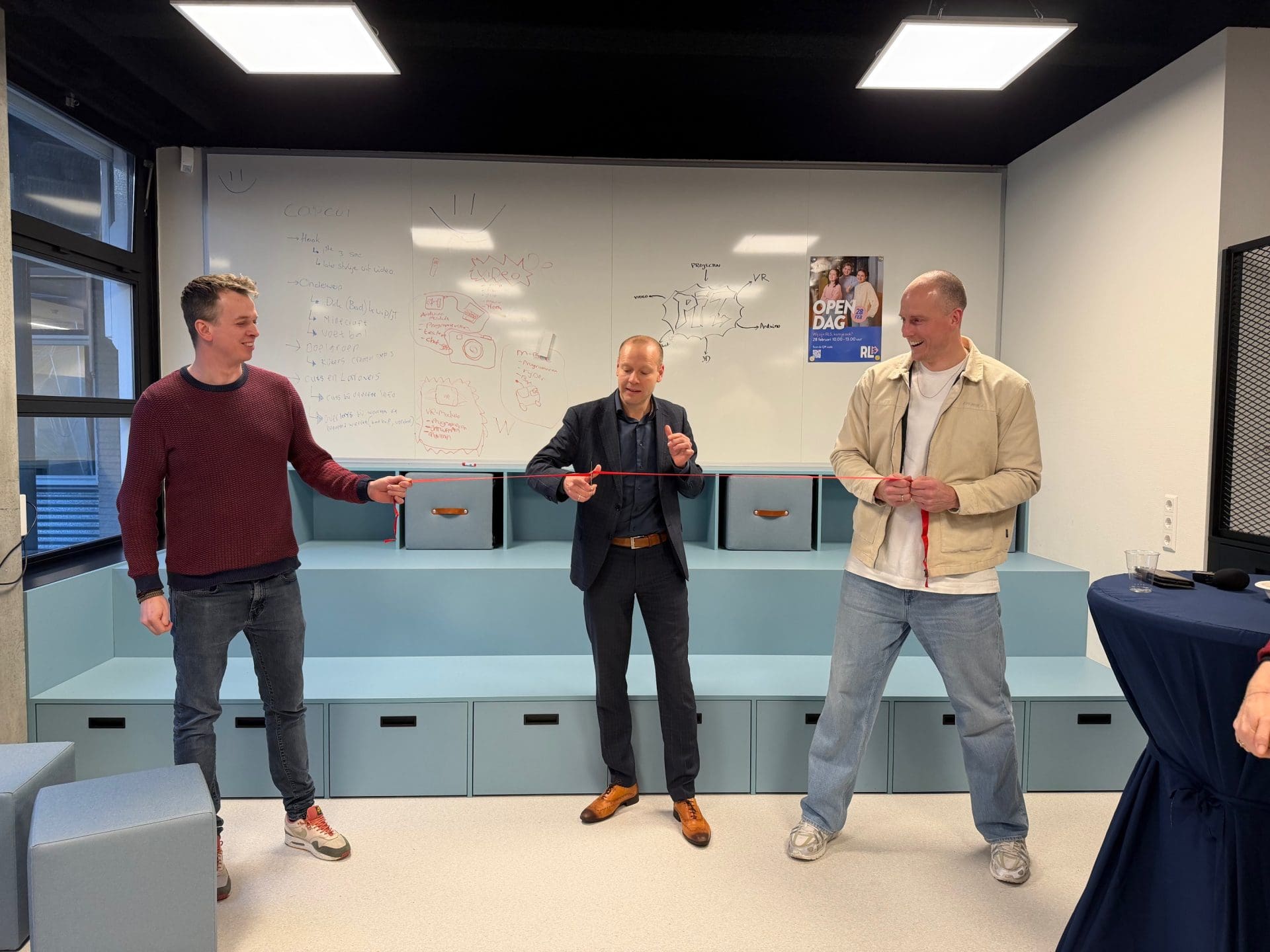 [AUDIO] Rijnlands Lyceum Sassenheim opent praktijklokaal met 3D-printers, drones en VR