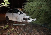 Ongeval op Loosterweg-Zuid in Lisse: bestuurder gewond, auto total loss