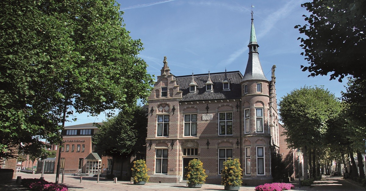 020426noordwijkgemeentehuis