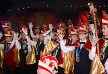 Ruim 400 kinderen vieren carnaval tijdens jeugddisco Kaninefaaten