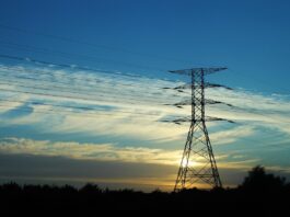 Huiseigenaar verliest rechtszaak van netbeheerder en krijgt pas in 2027 toegang tot stroomnet