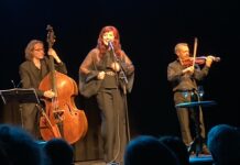 Gasten van Vier het Leven naar voorstellingen Trefpunt Warmond