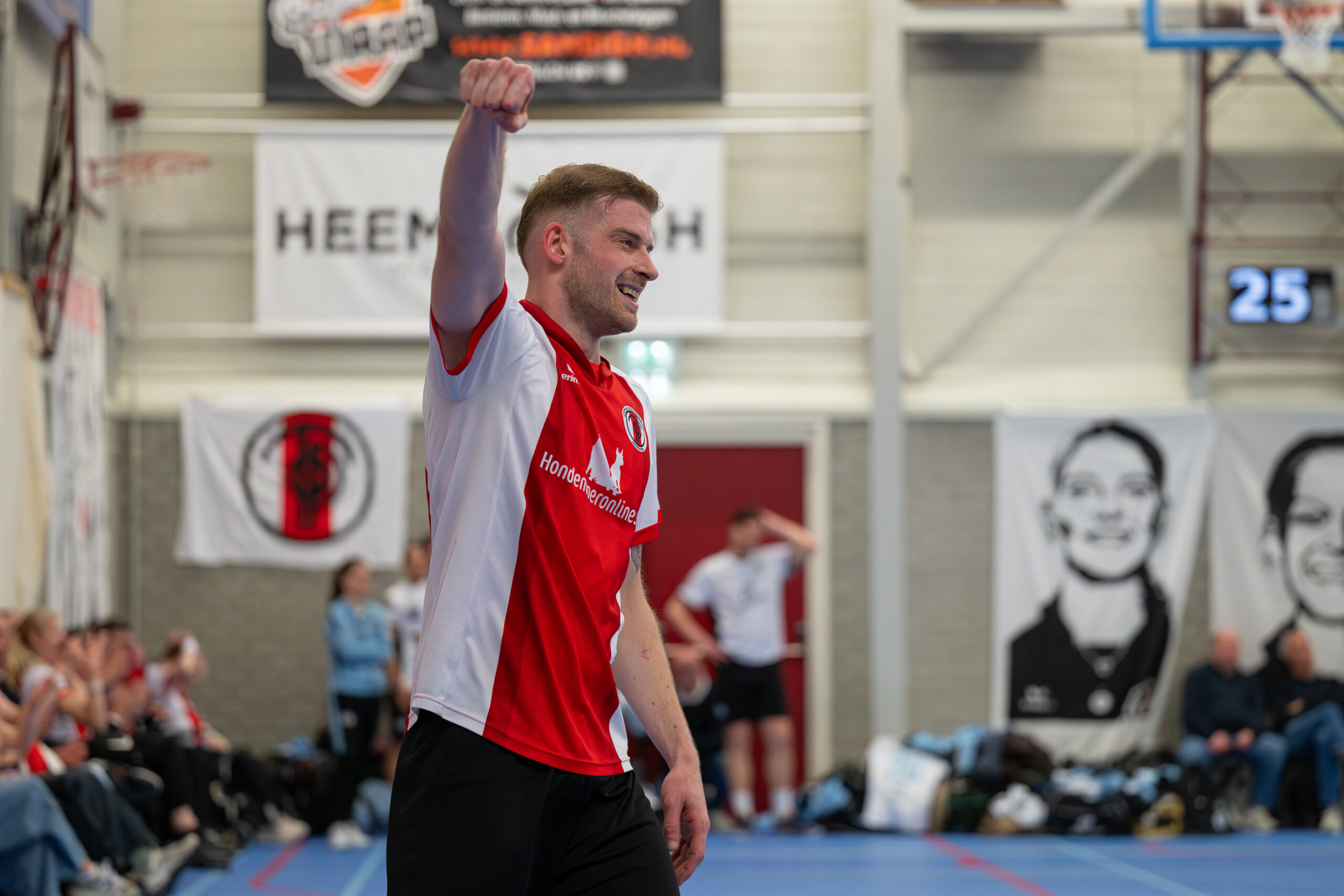 TOP bekroont kampioensjaar met ongeslagen status