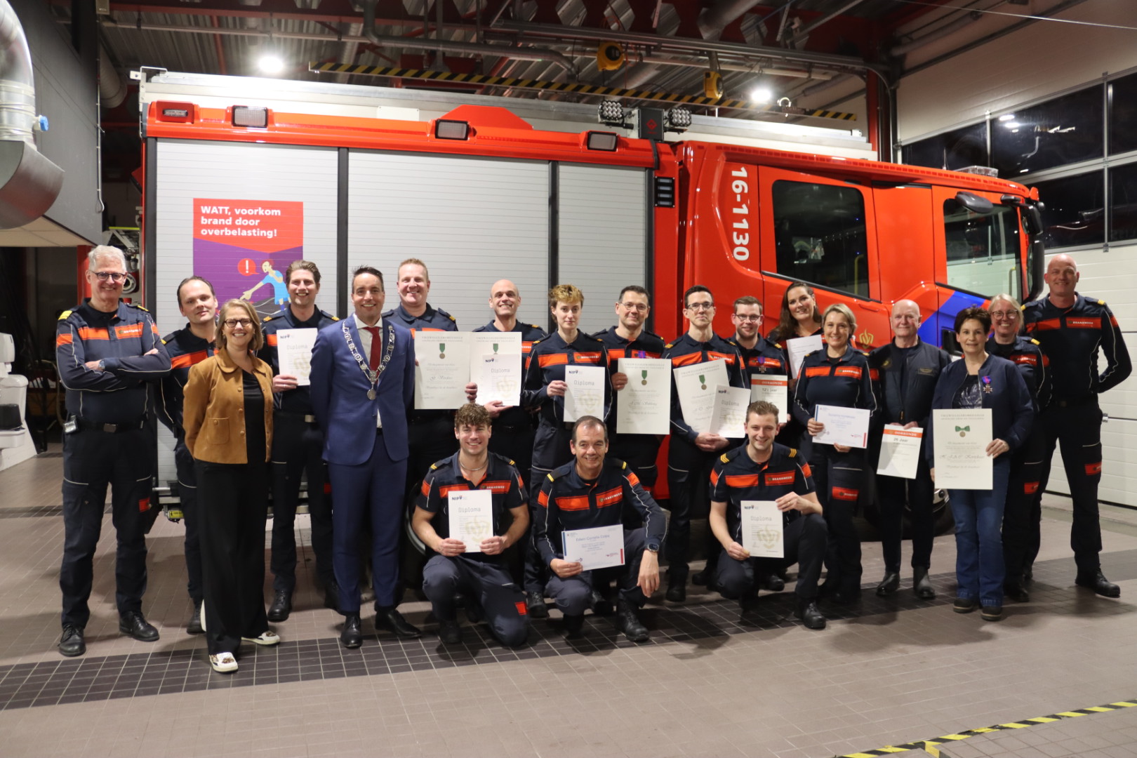 Diploma’s, jubilea en afscheid bij korpsavond brandweer Lisse