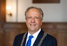 Alexander Pechtold derde schatkamercurator Zwarte Tulp Lisse