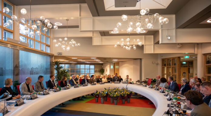 ‘Samenwerking’ is het heilige woord tijdens de formatie in Lisse, maar zijn de verschillen niet te groot?