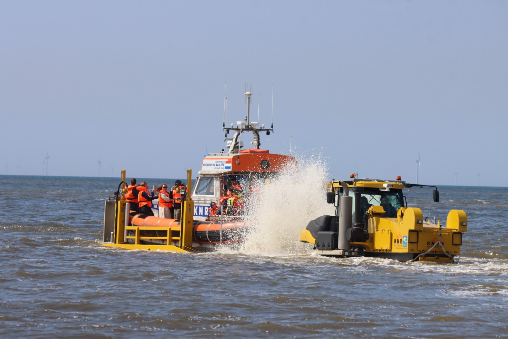 051126reddingbootdagnwijk