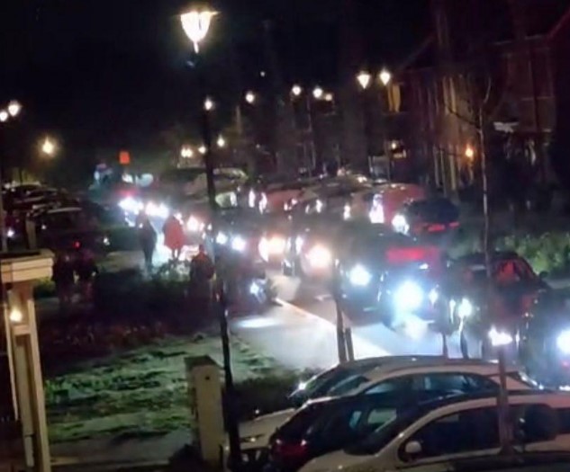 Vragen over chaos bij parkeren verlicht corso Noordwijkerhout