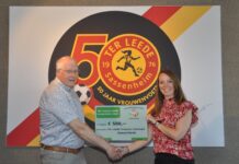 Cheque van Op Dreef voor vrouwen Ter Leede Sassenheim