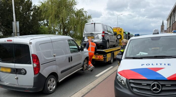 Veel schade bij kop-staartbotsing tussen De Zilk en Hillegom