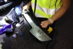 Groot mes en inbrekerswerktuigen gevonden bij verkeerscontrole in Sassenheim
