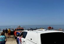 KNRM Noordwijk zoekt naar zwemmers in de problemen