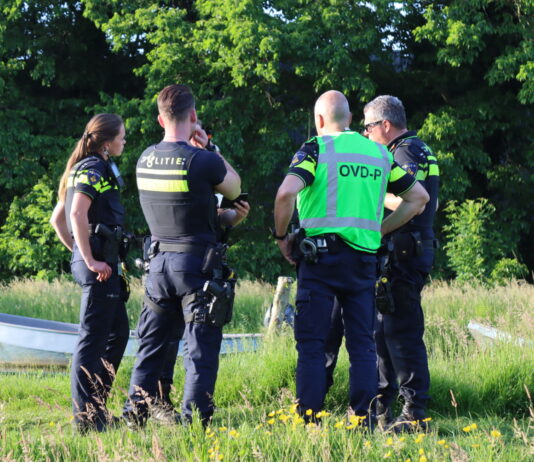 Persoon uit water gehaald in Lisse