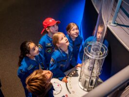 Winnaars astronautentraining op VIP-bezoek bij Space Expo