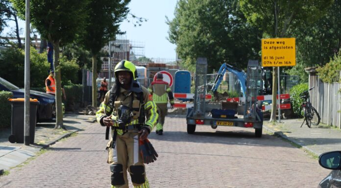 Gasleiding geraakt door graafmachine in Voorhout