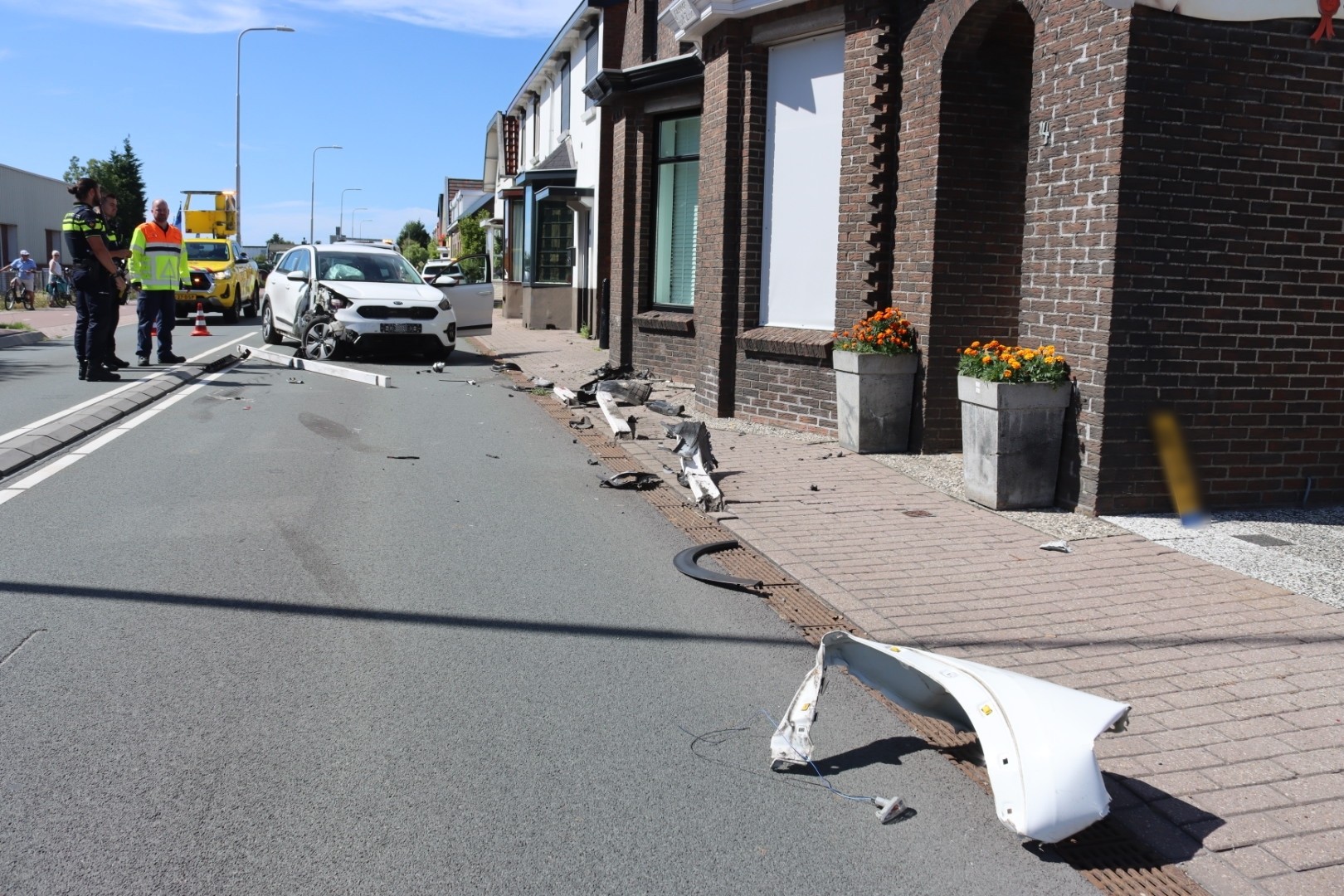 Ongeval op ’s Gravendamseweg N443 in Voorhout: auto total loss en lange files