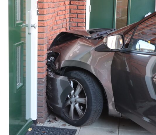 Auto ramt gevel