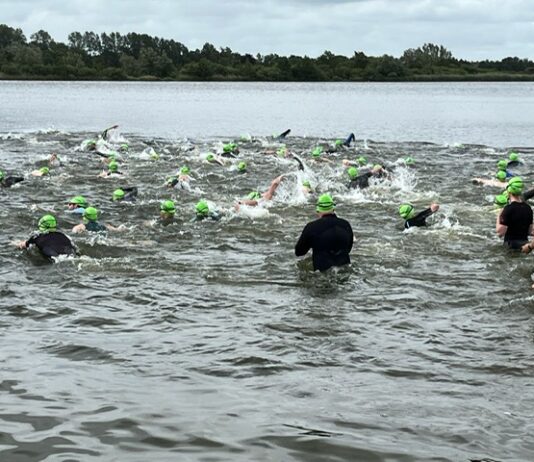 Sander van Elk wint triathlon van Noordwijkerhout