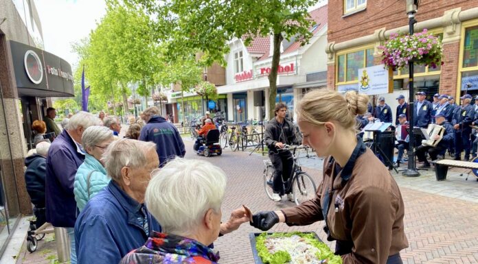 Hollandse middag zorgt voor gezelligheid in centrum Lisse