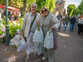Markt onder de Linden: de markt in het mooie decor