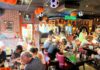 Jubileum- KroegQuiz Noordwijk levert 1.040 euro op voor KWF