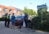 Fietser botst in Voorhout met auto door onoplettendheid met telefoon