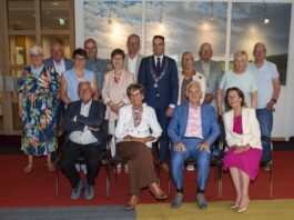 Lissese bruidsparen in het zonnetje gezet op gemeentehuis