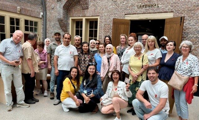 Deelnemers Taalcafé Hillegom leren over Leidse textielgeschiedenis