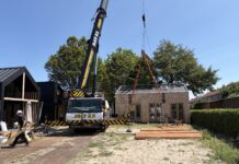 Laatste tiny houses geplaatst in Lotushof Lisse