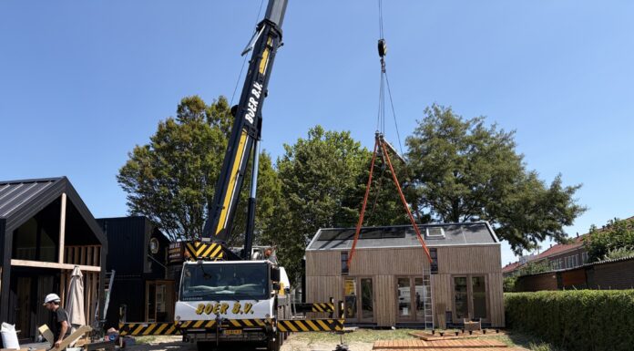 Laatste tiny houses geplaatst in Lotushof Lisse