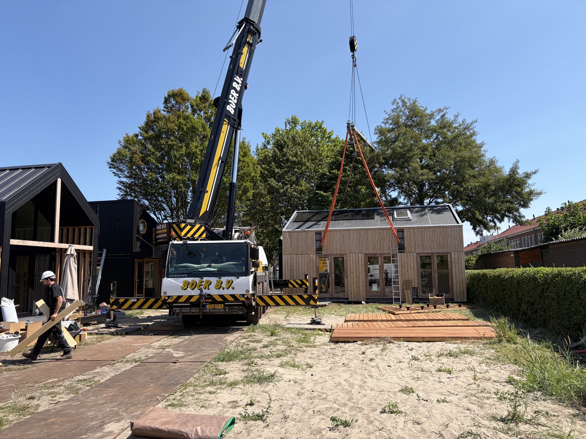 Laatste tiny houses geplaatst in Lotushof Lisse