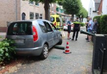 Man rijdt eigen vrouw aan tijdens inparkeren in Noordwijk