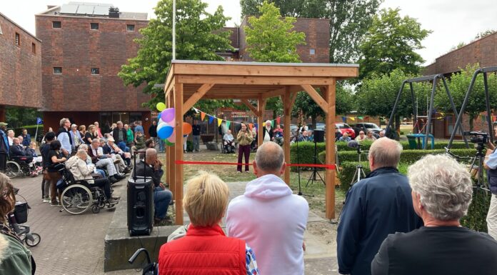 Vernieuwd hofje bij Druivenhof geopend in Noordwijk