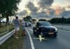 Auto botst op lantaarnpaal op N207 bij Hillegom