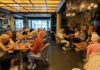 Gezellige lunch voor gasten van Zonnebloem Voorhout