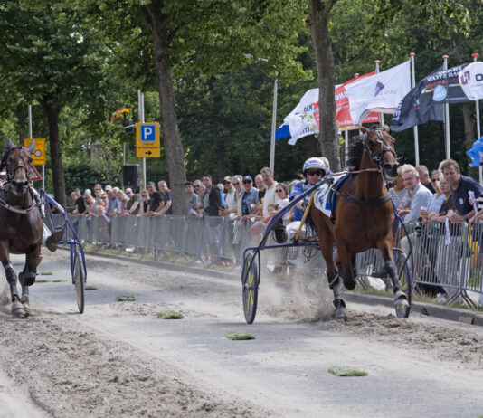 Zonnige kortebaandraverij van Warmond gewonnen door Omar Schermer
