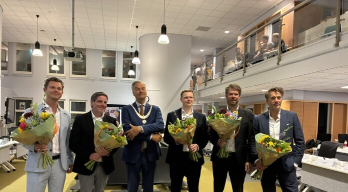 Nieuwe wethouders Noordwijk geïnstalleerd, Theo Alkemade neemt afscheid