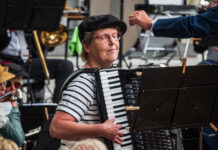 Hoftuin verandert in romantisch centrum tijdens Hillegom Romantique
