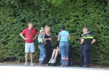 Automobilist rijdt door na aanrijding met vrouw in rolstoel