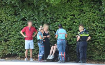 Automobilist rijdt door na aanrijding met vrouw in rolstoel