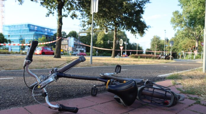 Fietsster zwaargewond na botsing op Gooweg Noordwijk