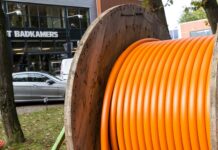 Bedrijven aan de Wilsonweg in Hillegom krijgen glasvezel