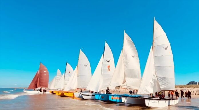 Noordwijk wint catamaranrace met oldtimers van Katwijk