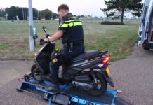 Politie schrijft tientallen boetes uit bij verkeerscontrole
