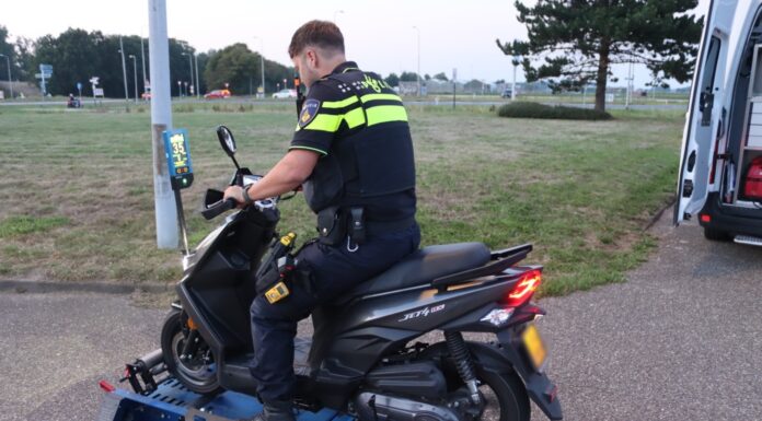 Politie schrijft tientallen boetes uit bij verkeerscontrole