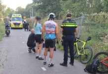 Brommerrijder en wielrenner naar ziekenhuis na ongeval in Sassenheim